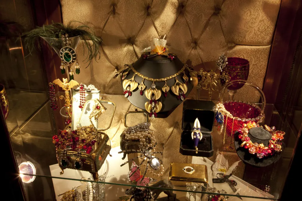 Beach Blanket Babylon — commercial and interiors photograph in London, UK, frame 28 of 44.